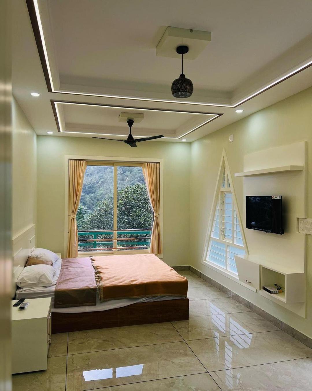 Royal Mount Inn Resorts Paithalmala 외부 사진