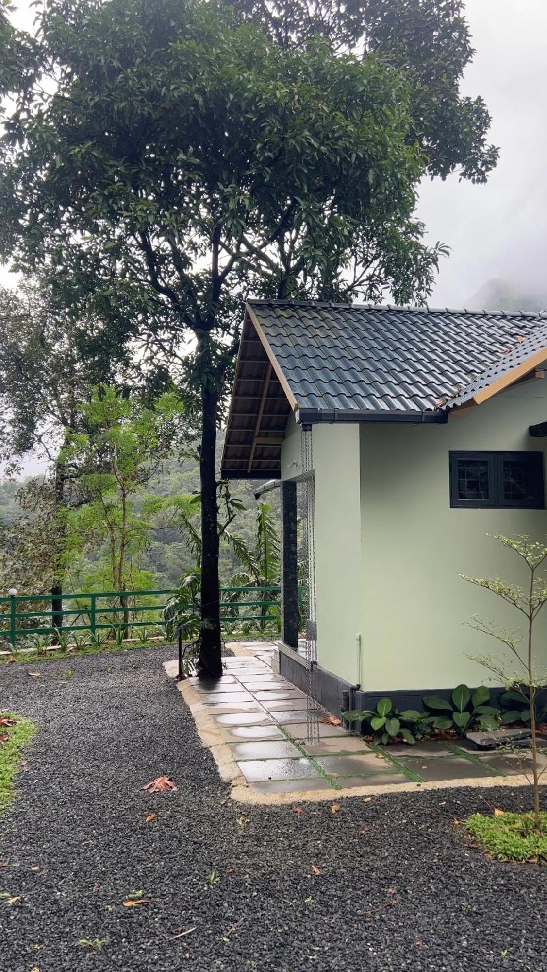 Royal Mount Inn Resorts Paithalmala 외부 사진