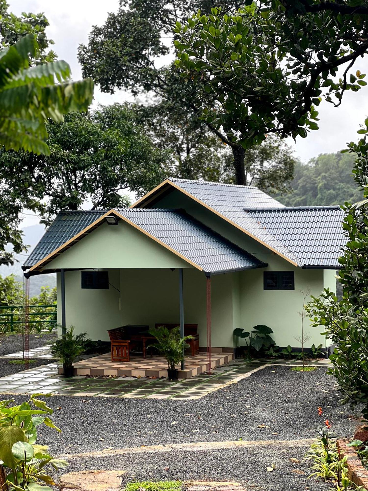 Royal Mount Inn Resorts Paithalmala 외부 사진